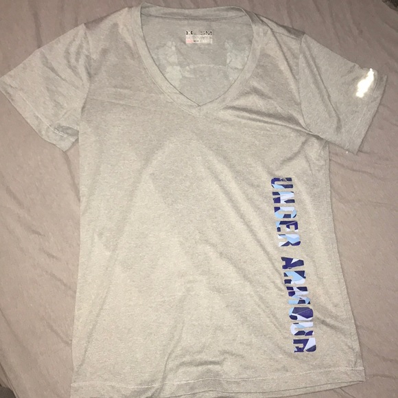 Under Armour Tops - grey and blue under armour run t-shirt